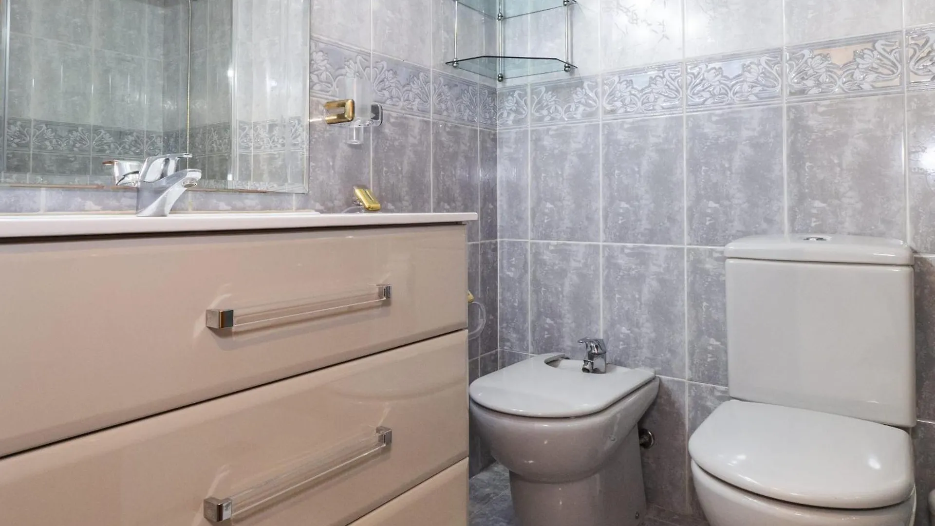 Cubo'S Evy Malaga Apartment 0*,  Spain